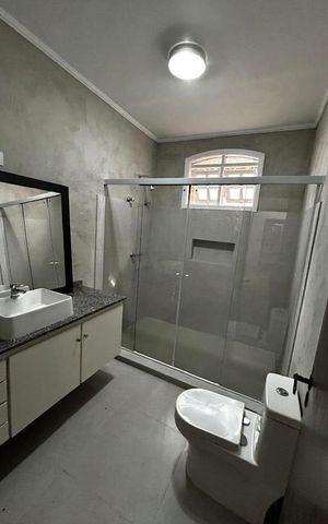 Casa para alugar com 389m², 5 quartos e 4 vagas Casa para alugar com 389m², 5 quartos e 4 vagasBanheiro 3