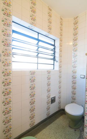 Casa para alugar com 220m², 3 quartos e 1 vaga Casa para alugar com 220m², 3 quartos e 1 vagaBanheiro Social