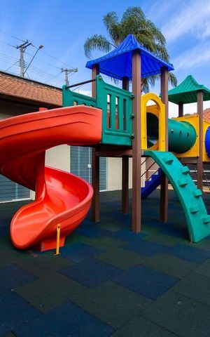Casa de condomínio para alugar com 100m², 3 quartos e 2 vagasÁrea comum - Playground