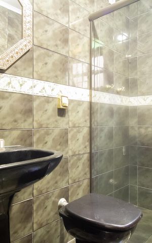 Casa para alugar com 228m², 4 quartos e 2 vagas Casa para alugar com 228m², 4 quartos e 2 vagasBanheiro 1