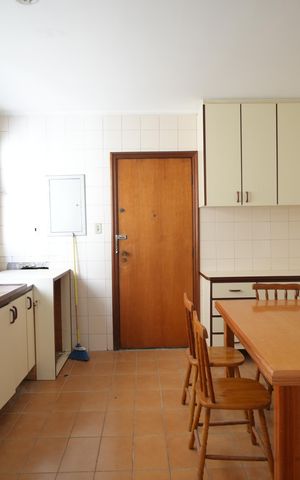 Apartamento à venda com 133m², 3 quartos e 2 vagasCozinha