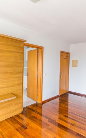 Apartamento à venda com 100m², 3 quartos e 2 vagas Apartamento à venda com 100m², 3 quartos e 2 vagasSala