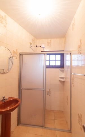 Casa à venda com 524m², 4 quartos e 4 vagasBanheiro da Edicula