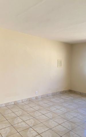 Casa para alugar com 109m², 2 quartos e 1 vaga Casa para alugar com 109m², 2 quartos e 1 vagaSala