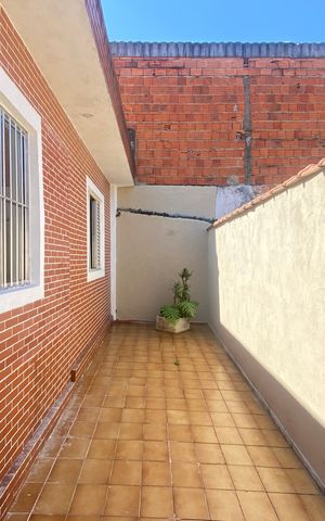 Casa para alugar com 109m², 2 quartos e 1 vaga Casa para alugar com 109m², 2 quartos e 1 vagaÁrea externa