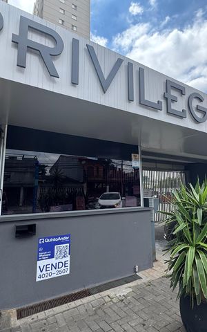 Apartamento à venda com 56m², 2 quartos e 1 vagaFachada com placa grande