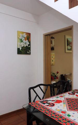Casa à venda com 250m², 5 quartos e 2 vagas Casa à venda com 250m², 5 quartos e 2 vagasHall de entrada