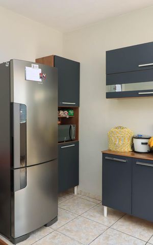 Casa à venda com 250m², 5 quartos e 2 vagas Casa à venda com 250m², 5 quartos e 2 vagasCozinha