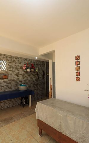 Casa à venda com 250m², 5 quartos e 2 vagas Casa à venda com 250m², 5 quartos e 2 vagasÁrea externa