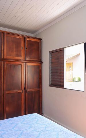 Casa à venda com 250m², 5 quartos e 2 vagas Casa à venda com 250m², 5 quartos e 2 vagasSuíte