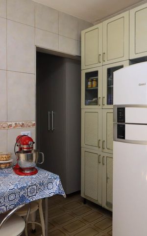 Casa à venda com 250m², 5 quartos e 2 vagas Casa à venda com 250m², 5 quartos e 2 vagasCozinha