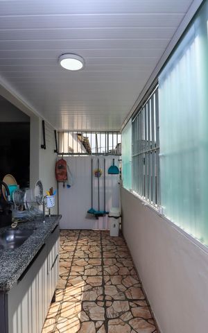 Casa à venda com 250m², 5 quartos e 2 vagas Casa à venda com 250m², 5 quartos e 2 vagasCozinha
