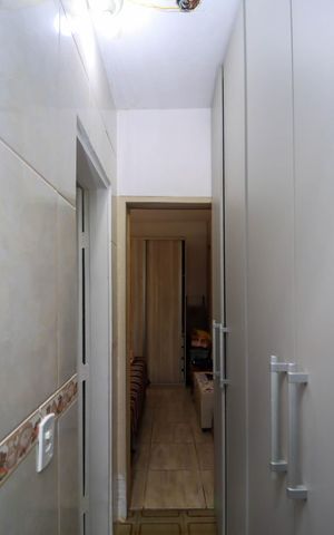 Casa à venda com 250m², 5 quartos e 2 vagas Casa à venda com 250m², 5 quartos e 2 vagasCorredor