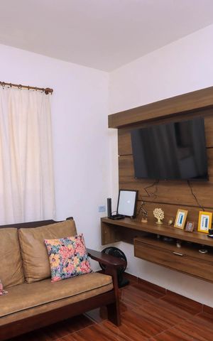 Casa à venda com 250m², 5 quartos e 2 vagas Casa à venda com 250m², 5 quartos e 2 vagasSala