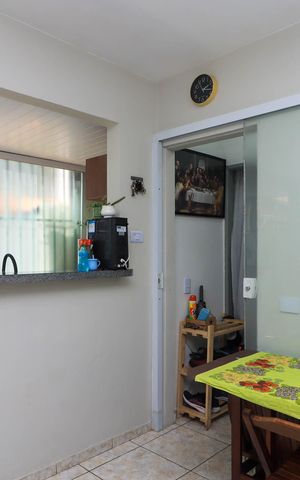 Casa à venda com 250m², 5 quartos e 2 vagas Casa à venda com 250m², 5 quartos e 2 vagasCozinha
