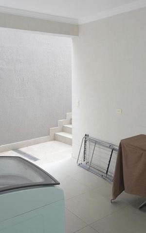 Casa de condomínio à venda com 360m², 4 quartos e 4 vagas Casa de condomínio à venda com 360m², 4 quartos e 4 vagasÁrea de Serviço