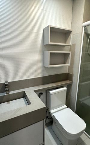 Apartamento à venda com 56m², 2 quartos e 1 vaga Apartamento à venda com 56m², 2 quartos e 1 vagaBanheiro Social