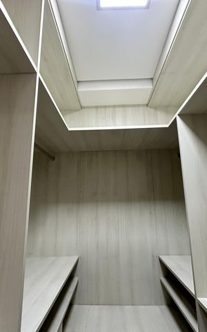 Apartamento à venda com 56m², 2 quartos e 1 vaga Apartamento à venda com 56m², 2 quartos e 1 vagaCloset da suíte