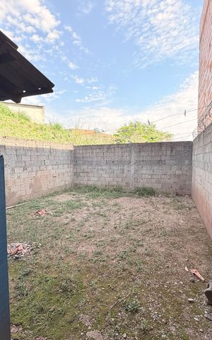 Casa à venda com 52m², 2 quartos e 3 vagasQuintal