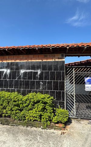 Casa para alugar com 175m², 2 quartos e 3 vagas Casa para alugar com 175m², 2 quartos e 3 vagasFachada com placa grande
