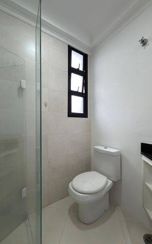 Apartamento à venda com 134m², 3 quartos e 2 vagas Apartamento à venda com 134m², 3 quartos e 2 vagasSuíte 1 Banheiro