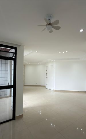 Apartamento à venda com 134m², 3 quartos e 2 vagas Apartamento à venda com 134m², 3 quartos e 2 vagasSala