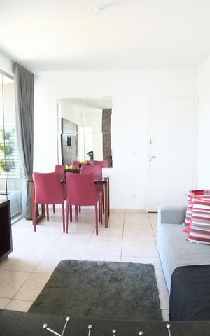 Studio à venda com 53m², 2 quartos e 1 vaga Studio à venda com 53m², 2 quartos e 1 vagaSala