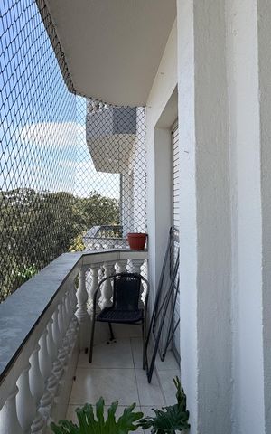 Apartamento à venda com 92m², 2 quartos e 1 vagaSacada  - Quartos 