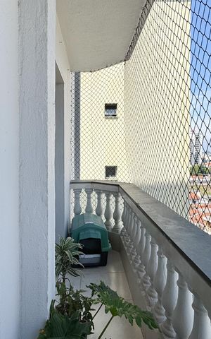 Apartamento à venda com 92m², 2 quartos e 1 vagaSacada - Quartos 