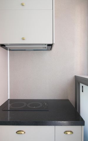 Studio para alugar com 32m², 1 quarto e sem vaga Studio para alugar com 32m², 1 quarto e sem vagaVaranda