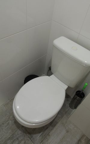 Apartamento para alugar com 77m², 2 quartos e 2 vagasBanheiro de serviço