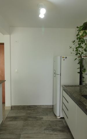 Apartamento para alugar com 77m², 2 quartos e 2 vagasCozinha e Área de Serviço