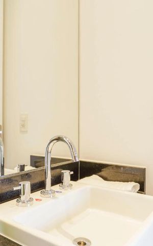 Studio para alugar com 42m², 1 quarto e 1 vaga Studio para alugar com 42m², 1 quarto e 1 vagaBanheiro