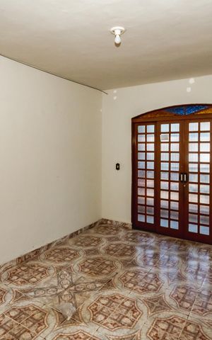 Casa para alugar com 150m², 3 quartos e 2 vagasSala
