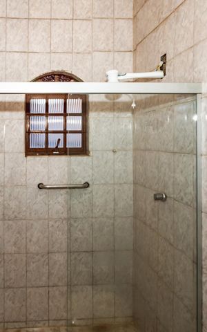 Casa para alugar com 150m², 3 quartos e 2 vagasBanheiro Social