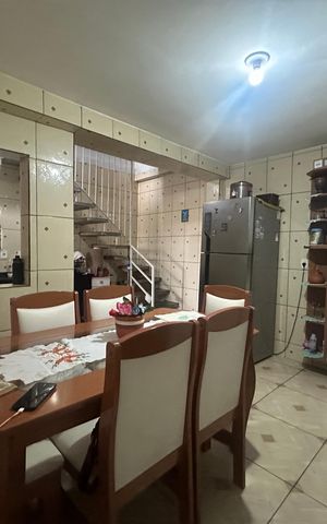 Casa à venda com 250m², 3 quartos e 1 vaga Casa à venda com 250m², 3 quartos e 1 vagaCozinha