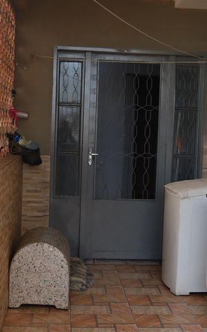 Casa à venda com 250m², 3 quartos e 1 vaga Casa à venda com 250m², 3 quartos e 1 vagaÁrea de Serviço