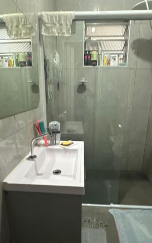 Casa à venda com 250m², 3 quartos e 1 vaga Casa à venda com 250m², 3 quartos e 1 vagaBanheiro 2