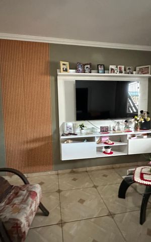 Casa à venda com 250m², 3 quartos e 1 vaga Casa à venda com 250m², 3 quartos e 1 vagaSala