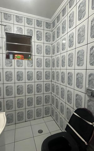 Casa à venda com 250m², 3 quartos e 1 vaga Casa à venda com 250m², 3 quartos e 1 vagaBanheiro 1