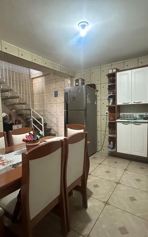 Casa à venda com 250m², 3 quartos e 1 vaga Casa à venda com 250m², 3 quartos e 1 vagaCozinha