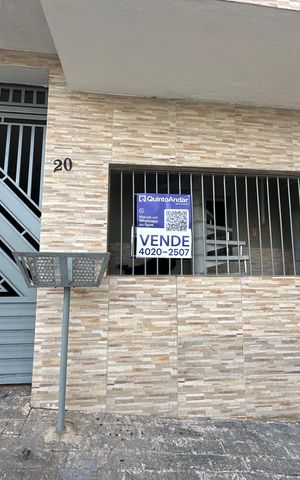 Casa à venda com 250m², 3 quartos e 1 vaga Casa à venda com 250m², 3 quartos e 1 vagaFachada