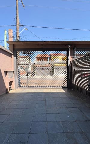 Casa à venda com 433m², 3 quartos e 6 vagas Casa à venda com 433m², 3 quartos e 6 vagasGaragem
