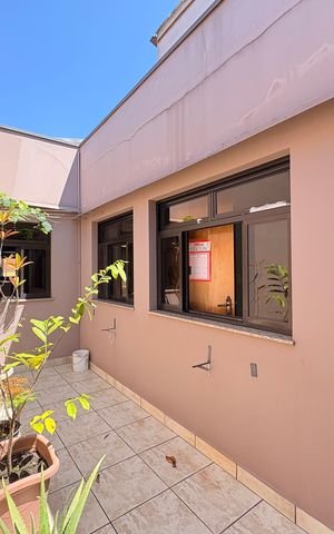 Casa à venda com 433m², 3 quartos e 6 vagas Casa à venda com 433m², 3 quartos e 6 vagasJardim de inverno