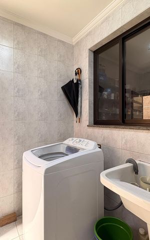 Casa à venda com 433m², 3 quartos e 6 vagas Casa à venda com 433m², 3 quartos e 6 vagasLavanderia