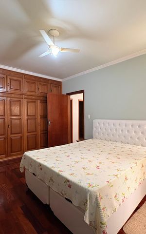 Casa à venda com 433m², 3 quartos e 6 vagas Casa à venda com 433m², 3 quartos e 6 vagasSuite 3