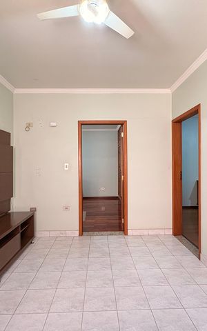 Casa à venda com 433m², 3 quartos e 6 vagas Casa à venda com 433m², 3 quartos e 6 vagasSalva de tv