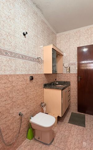 Casa à venda com 433m², 3 quartos e 6 vagas Casa à venda com 433m², 3 quartos e 6 vagasBanheiro da suíte 1