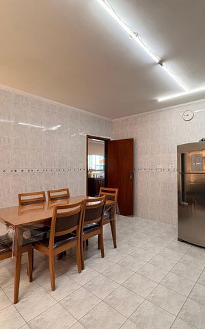 Casa à venda com 433m², 3 quartos e 6 vagas Casa à venda com 433m², 3 quartos e 6 vagasCozinha