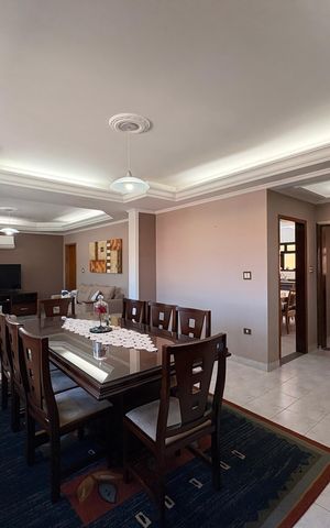 Casa à venda com 433m², 3 quartos e 6 vagas Casa à venda com 433m², 3 quartos e 6 vagasSala
